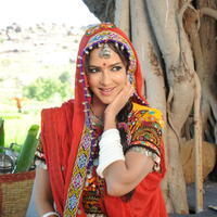 Lakshmi Manchu - Doosukeltha Movie Shooting Spot Stills | Picture 585204