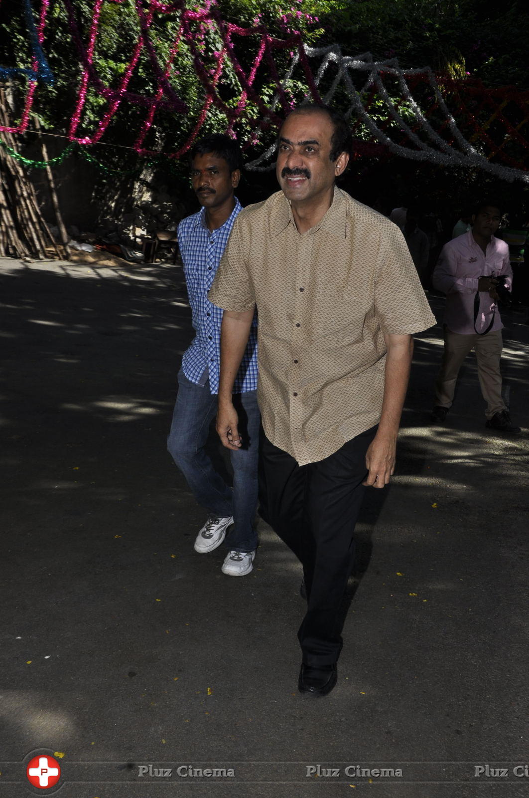 Suresh Babu - Nenu Naa Friends Movie Opening Pictures | Picture 585312