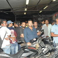 Attarintiki Daredi Fans Hungama At Sreeramulu Theatre Photos | Picture 586058