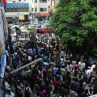 Attarintiki Daredi Fans Hungama At Sreeramulu Theatre Photos | Picture 586363