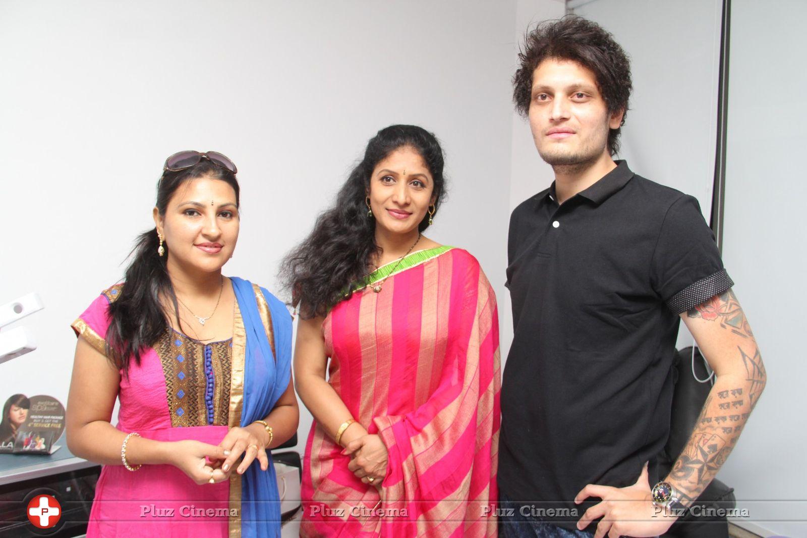 Shraddha Das launches Naturals Family Salon Photos | Picture 738822