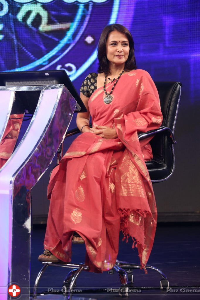 Amala Akkineni - Meelo Evaru Koteeswarudu Game Show Press Meet Photos | Picture 745889
