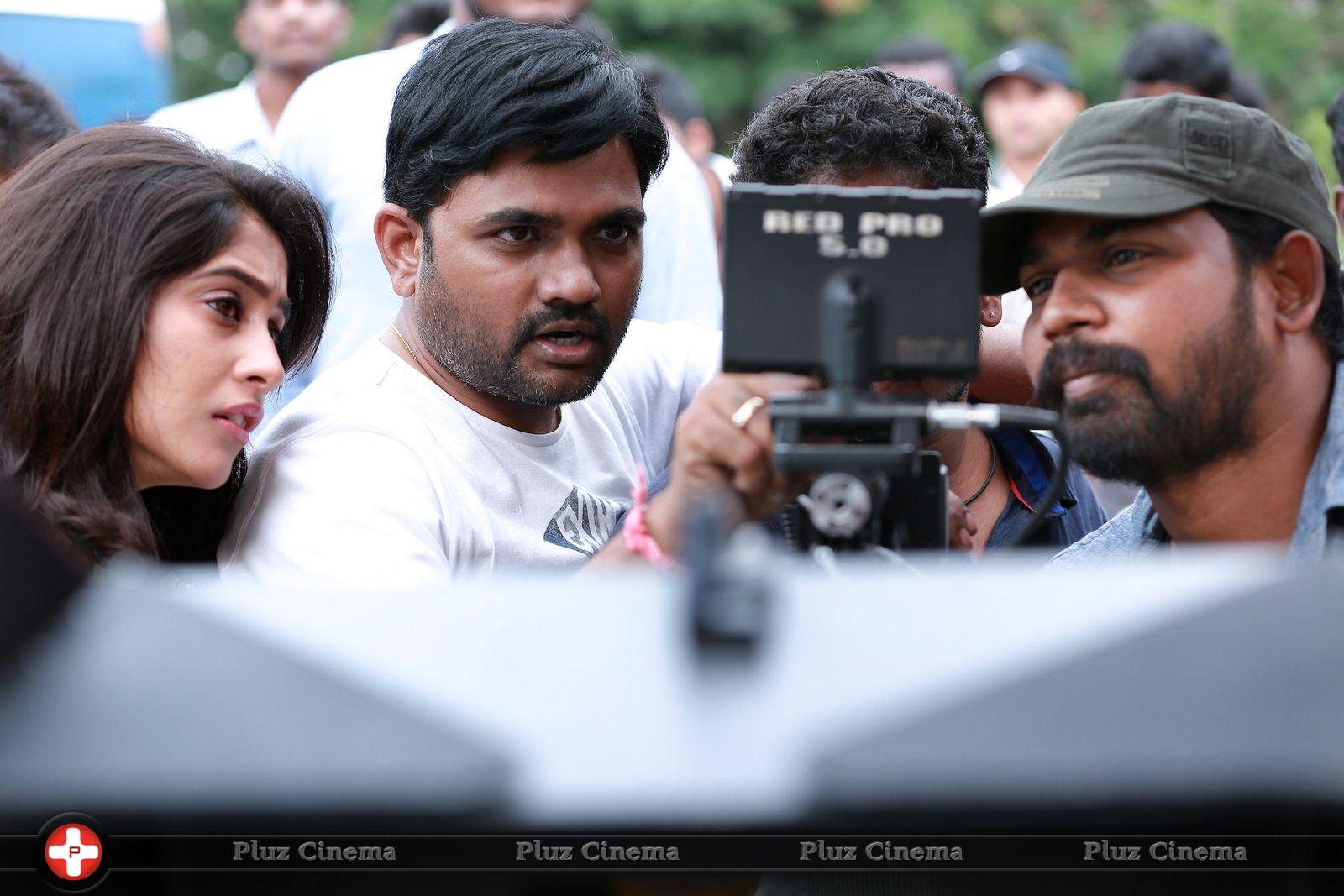 Maruti - Kotha Janta Movie Making Stills | Picture 747890