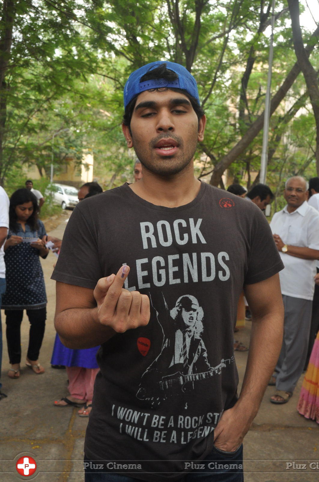 Allu Sirish - Celebrities Voting in Hyderabad Photos | Picture 750009