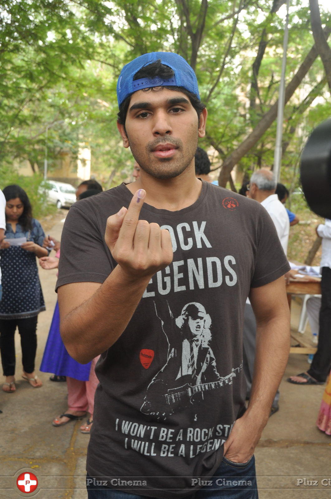 Allu Sirish - Celebrities Voting in Hyderabad Photos | Picture 750013
