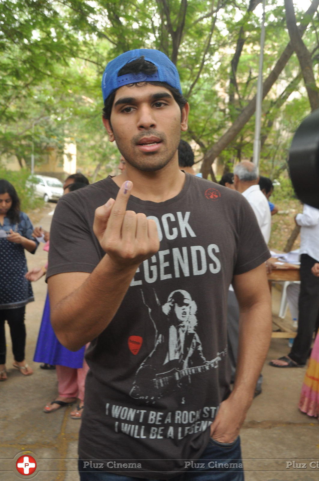 Allu Sirish - Celebrities Voting in Hyderabad Photos | Picture 750014