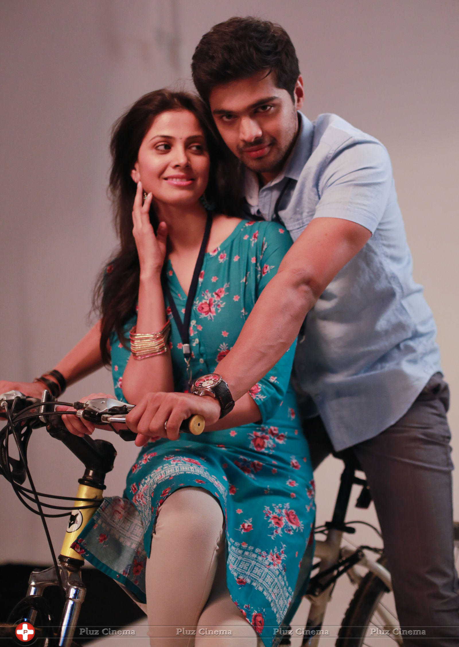 Weekend Love Movie Photoshoot Pictures | Picture 712749