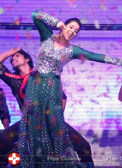 Charmy Kaur - Charmi Dance at Country Club New Year Bash Photos | Picture 689722