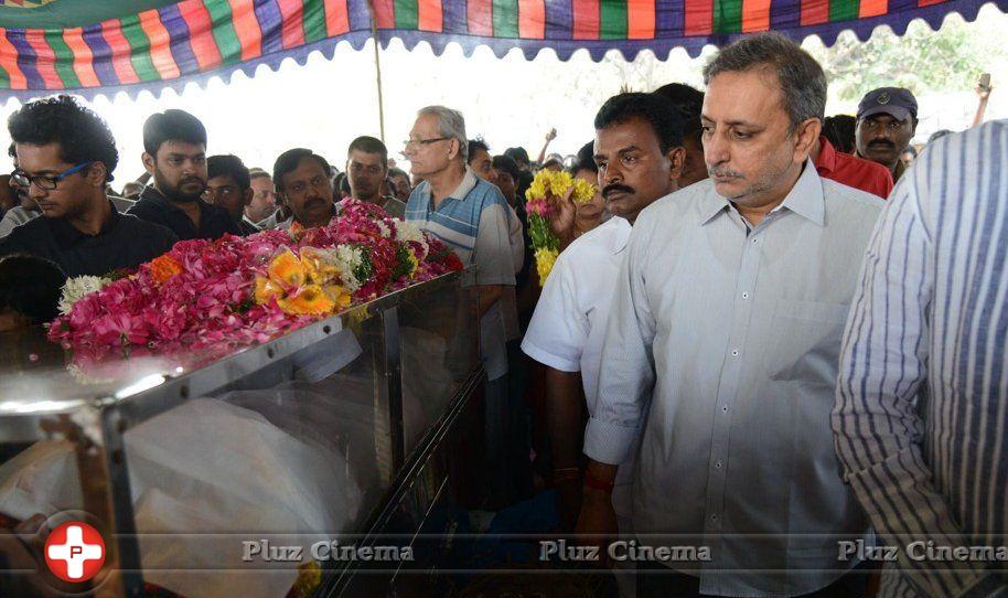 Celebrities at Uday Kiran Pay Homage Photos | Picture 692331