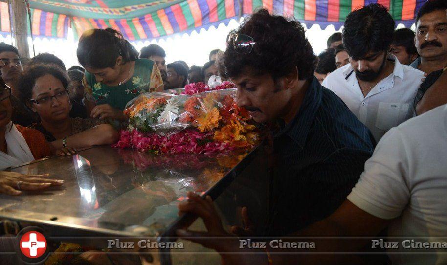 Celebrities at Uday Kiran Pay Homage Photos | Picture 692334