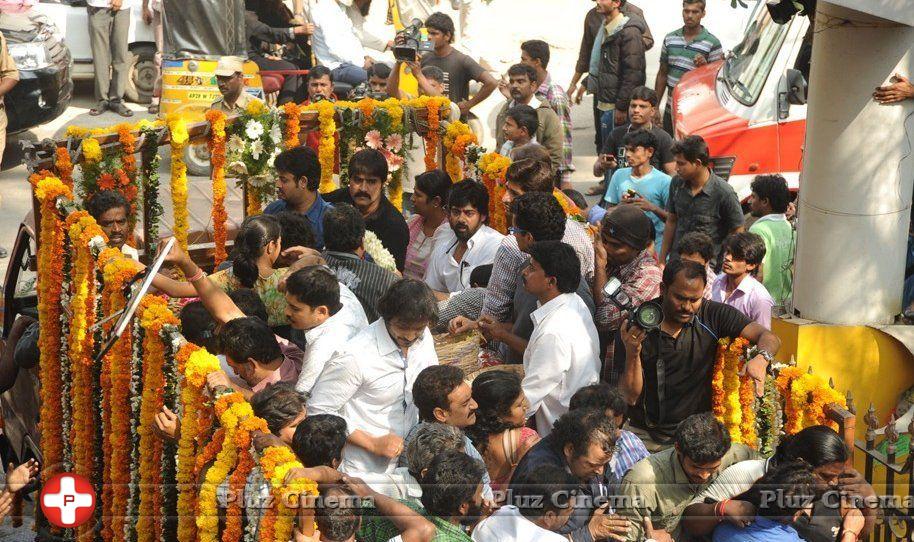 Celebrities at Uday Kiran Pay Homage Photos | Picture 692340