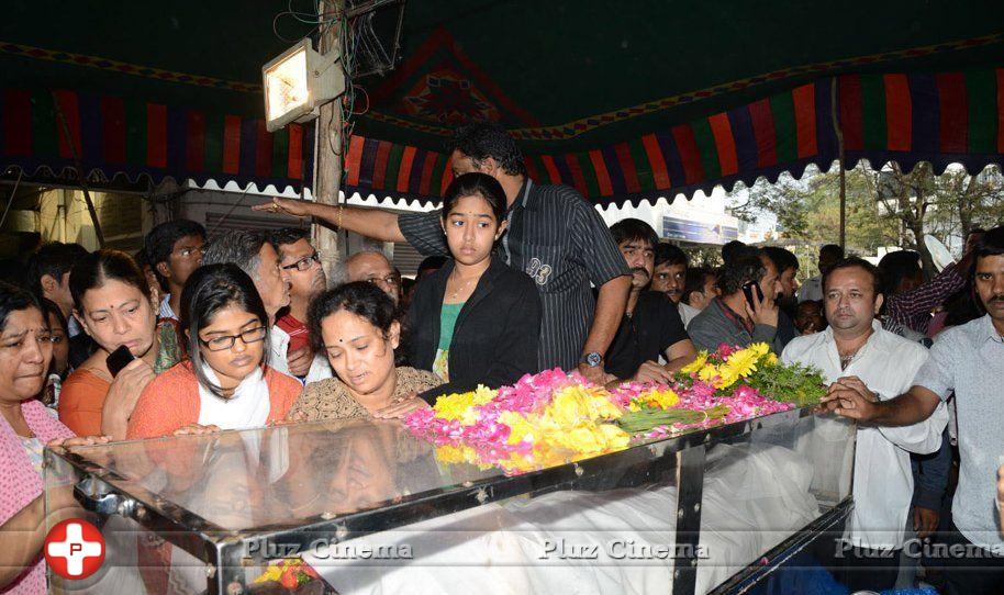 Celebrities at Uday Kiran Pay Homage Photos | Picture 692343