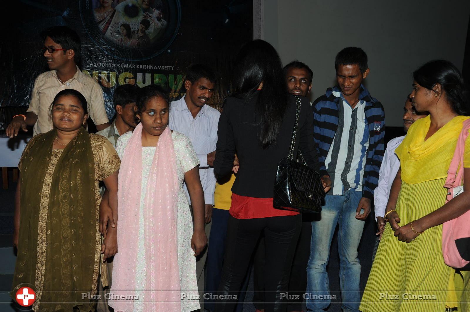Shriya Saran at Minugurulu movie Press Meet Photos | Picture 695124