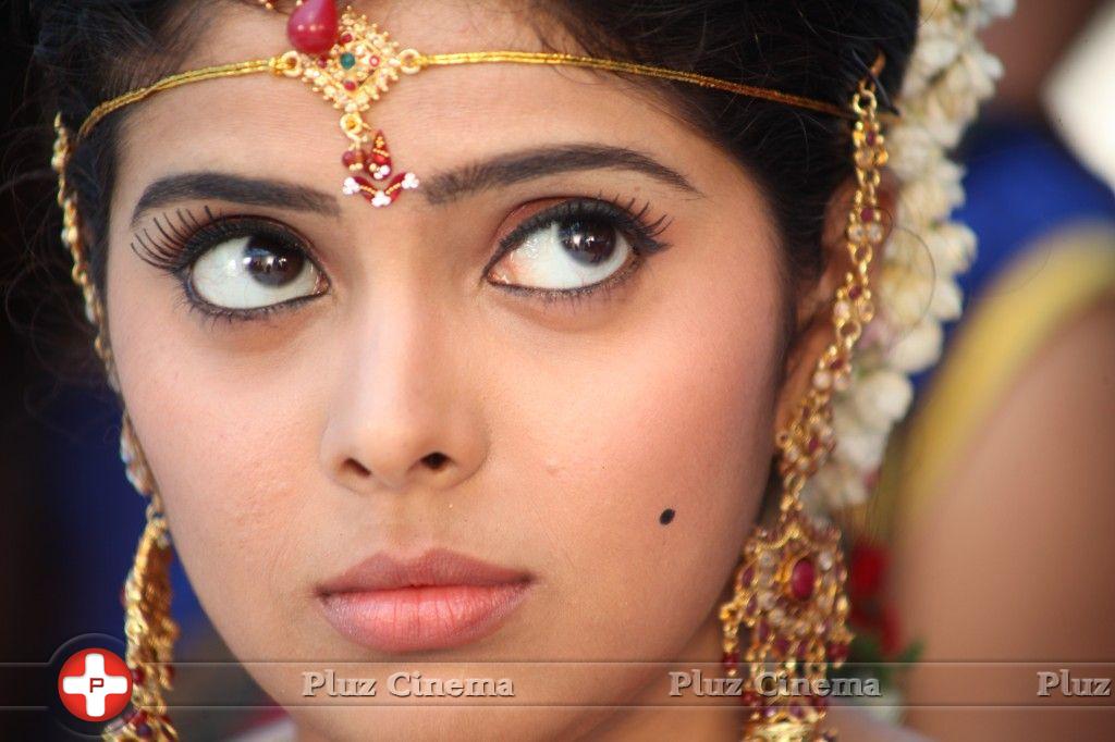 Shravya (Actress) - Love U Bangaram Movie Hot Stills | Picture 696911