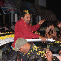 Sai Kumar - Yevadu Team Success Tour at Rajahmundry Geetha Apsara Theater Photos | Picture 699049