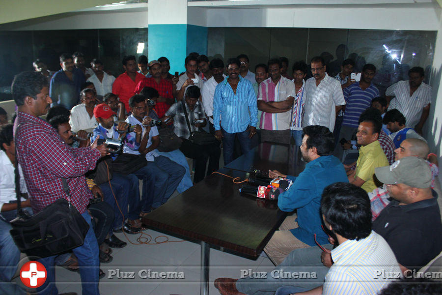 Yevadu Team Success Tour in Bhimavaram Geetha Multiplex Pictures | Picture 699000