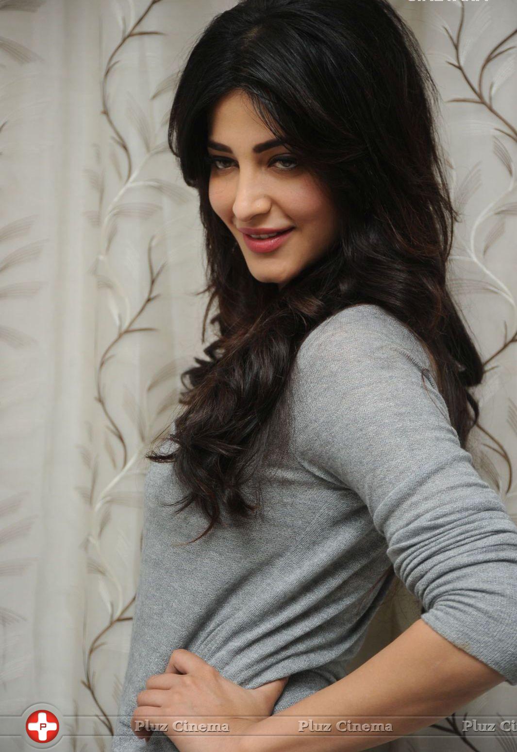 Shruti Hassan Latest Photoshoot Pictures | Picture 700537