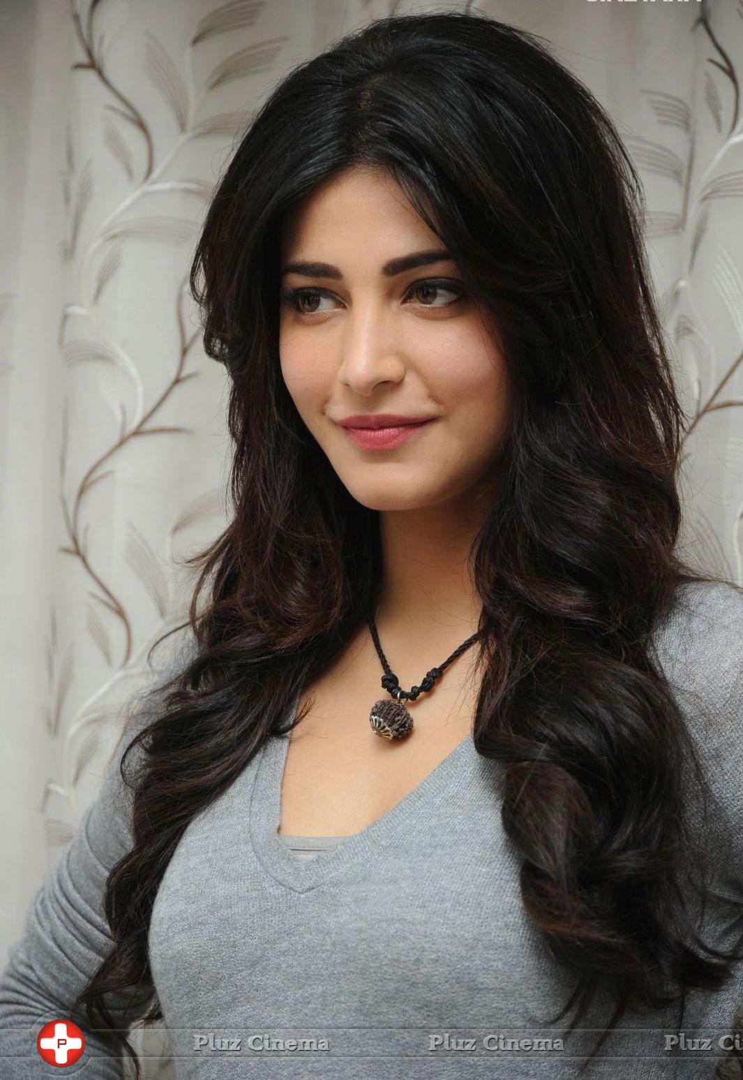 Shruti Hassan Latest Photoshoot Pictures | Picture 700544