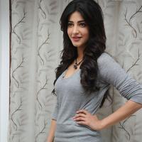 Shruti Hassan Latest Photoshoot Pictures | Picture 700540
