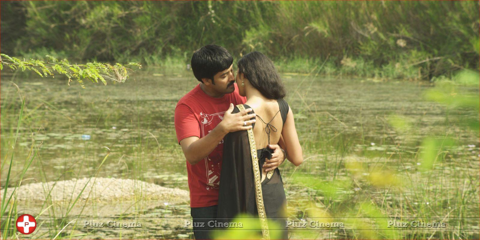 Aa Iddaru Movie Hot Stills | Picture 725065