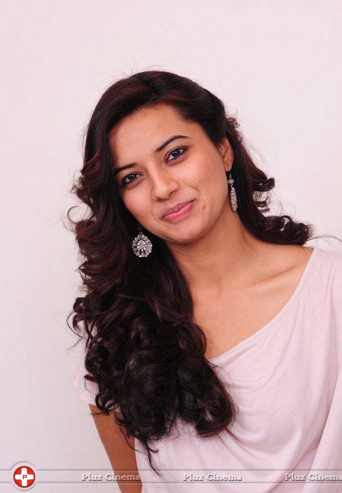 Isha Chawla New Pictures | Picture 750978