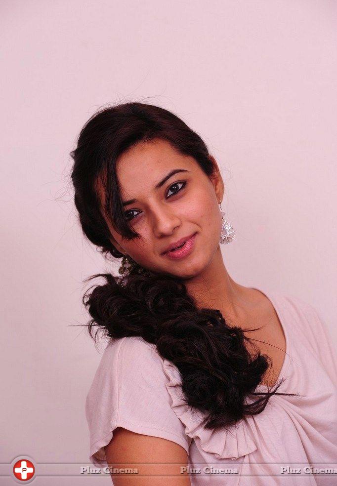 Isha Chawla New Pictures | Picture 750985