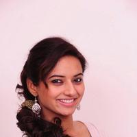 Isha Chawla New Pictures | Picture 750974