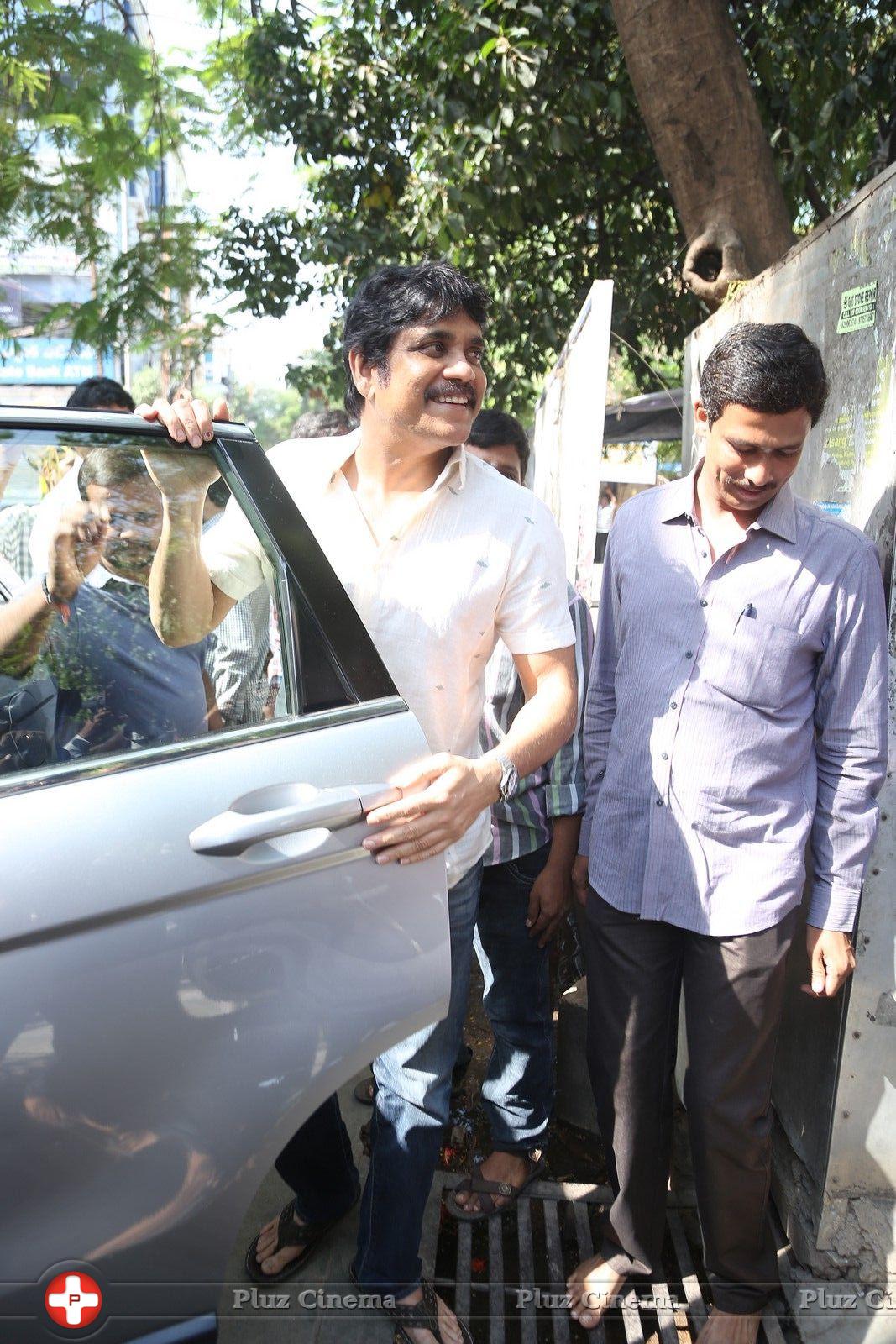 Akkineni Family Visits Sai Baba Temple Pictures | Picture 756232