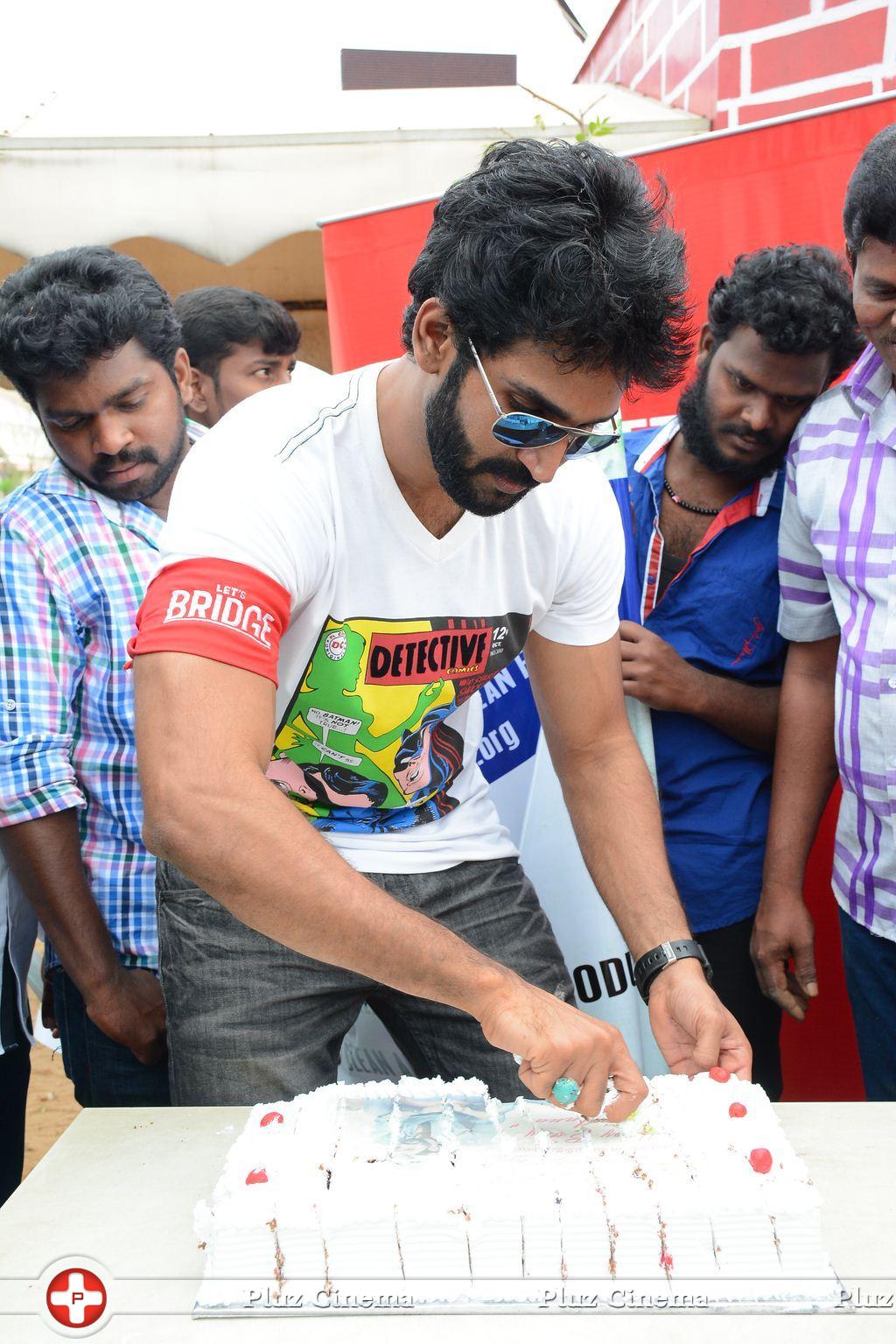 Aadhi Pinisetty - Aadhi Birthday Celebration and Clean India Campaign Photos | Picture 904587
