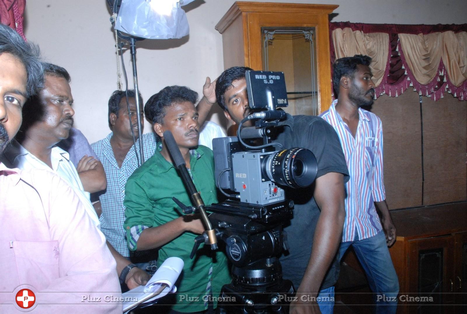 Nadu Iravu Movie Working Stills | Picture 861274