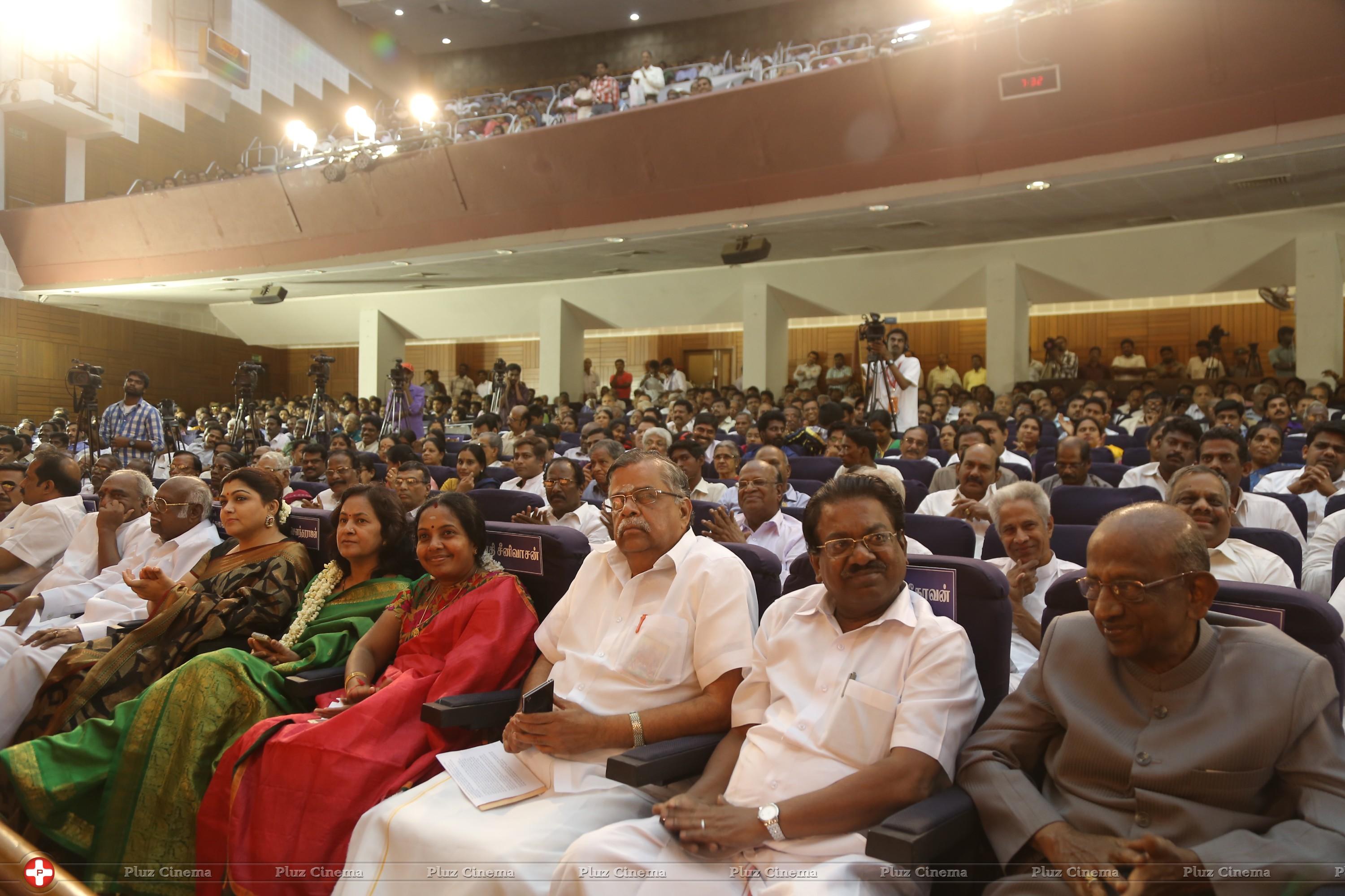 Kaviperarasu Vairamuthu felicitating Tarun Vijay MP Event Stills | Picture 867253