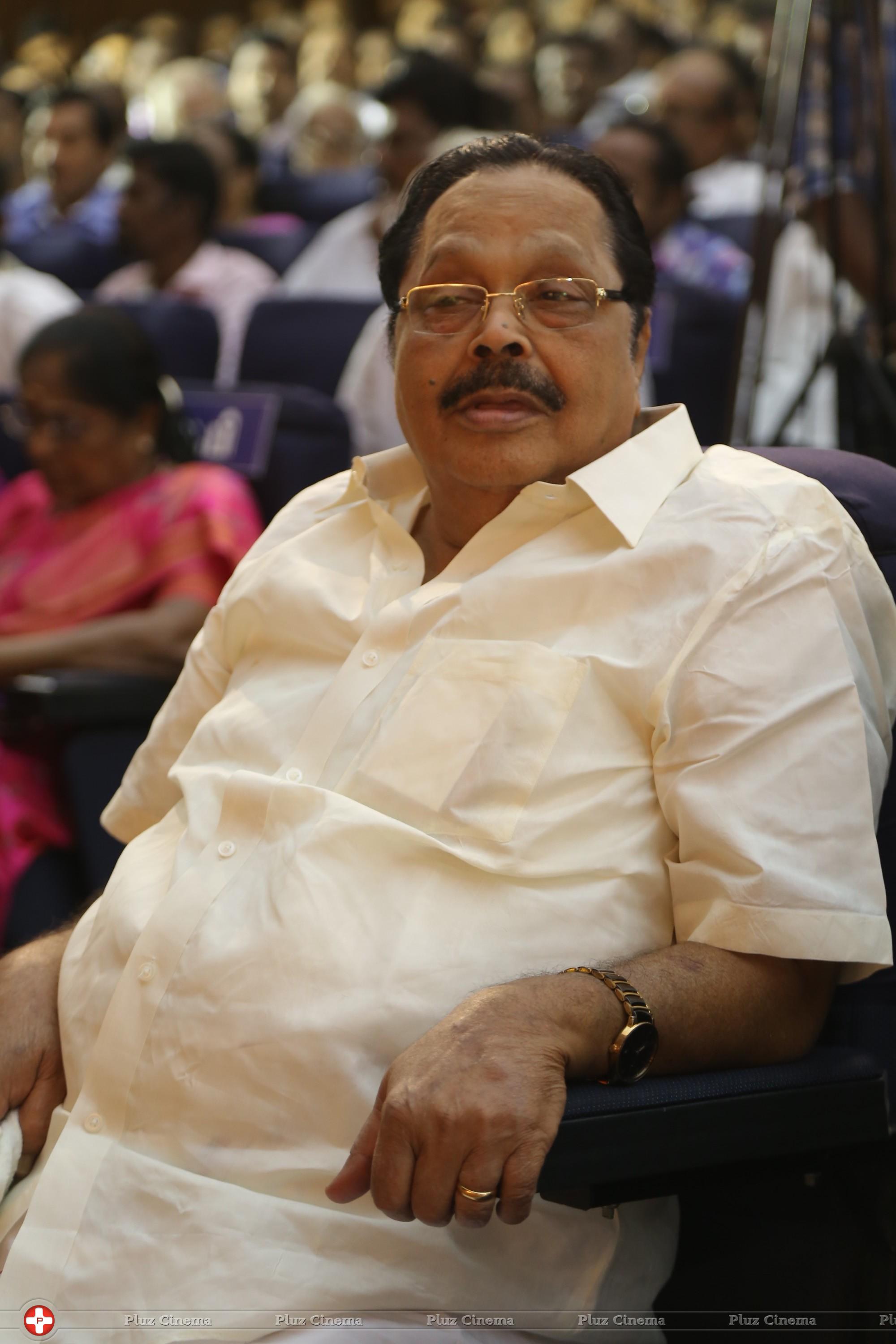 Kaviperarasu Vairamuthu felicitating Tarun Vijay MP Event Stills | Picture 867257