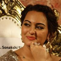 Sonakshi Sinha - Lingaa Movie Audio Launch Photos | Picture 870916