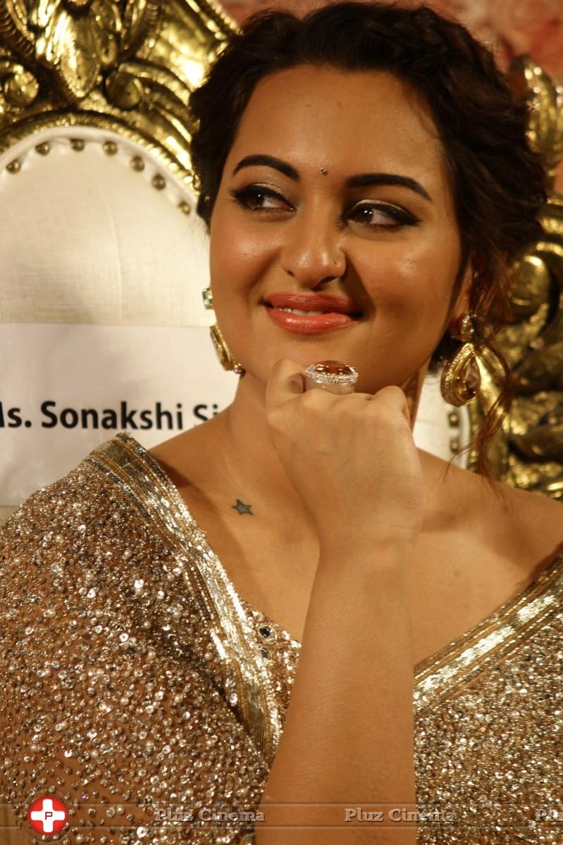 Sonakshi Sinha - Lingaa Movie Audio Launch Photos | Picture 870923