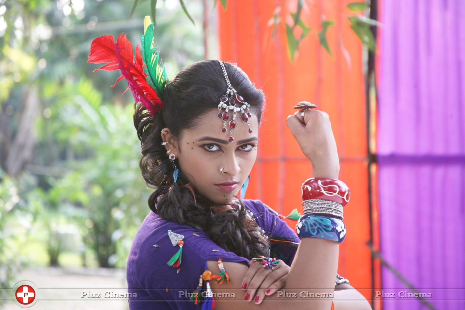 Sri Divya - Vellakkara Durai Movie Latest Stills | Picture 877178
