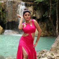 Oviya Helen - Sandamarutham Movie Photos | Picture 844032