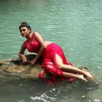 Oviya Helen - Sandamarutham Movie Photos | Picture 844038