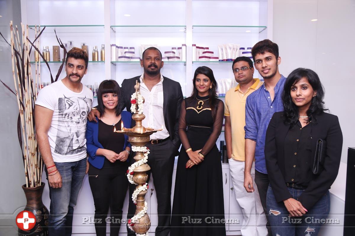 Actress Ishwarya Rajesh Launches Seventeenth Essensuals by Toni & Guy At Padur | Picture 850189