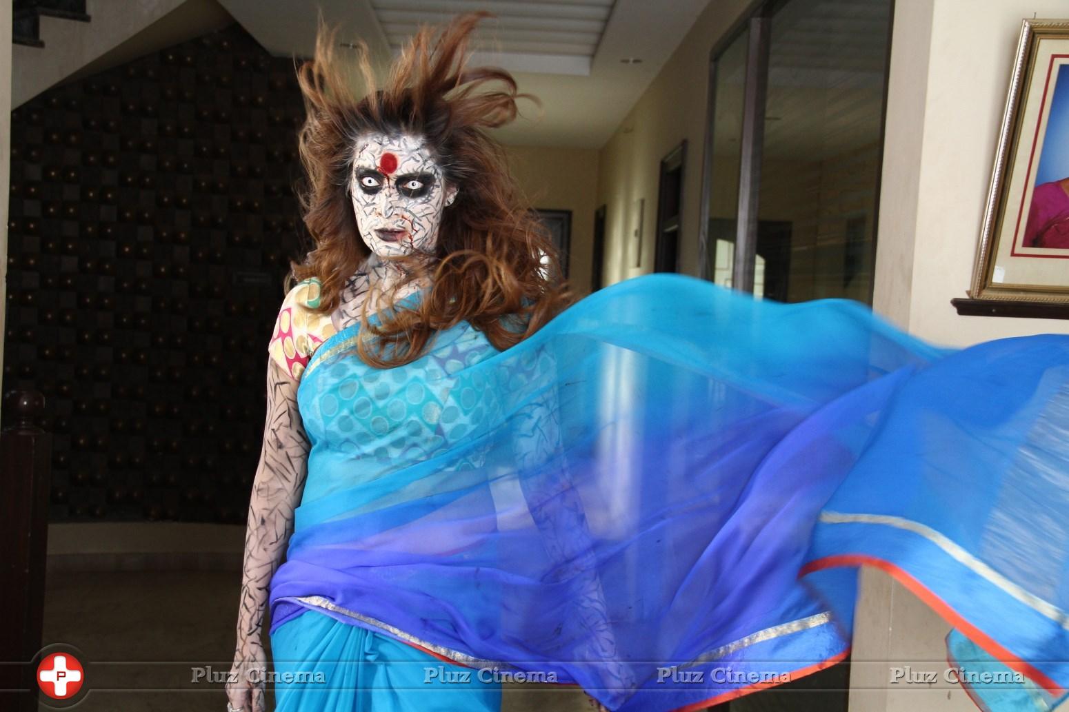 Raai Laxmi - Sowkarpettai Movie Latest Stills | Picture 1091693