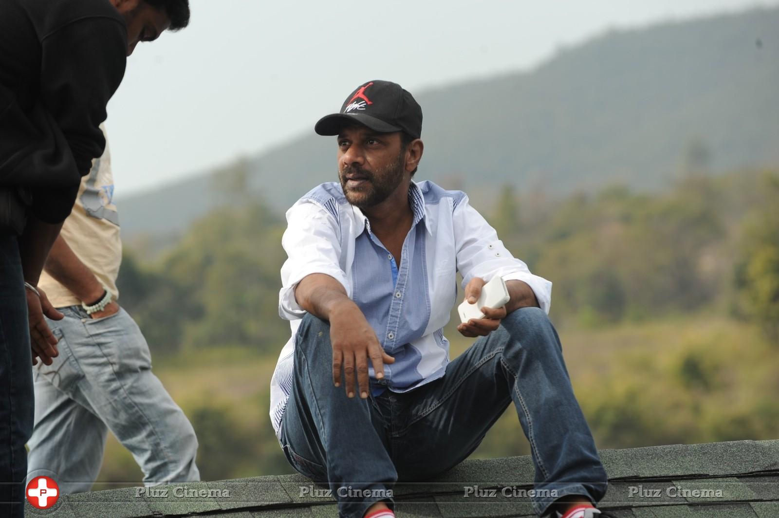 Ramji (Cinematographer) - Cinematographer Ramji at Thani Oruvan Movie Working Photos | Picture 1107024