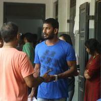 Hero Vishal supplying food packets and Water Photos | Picture 1172109