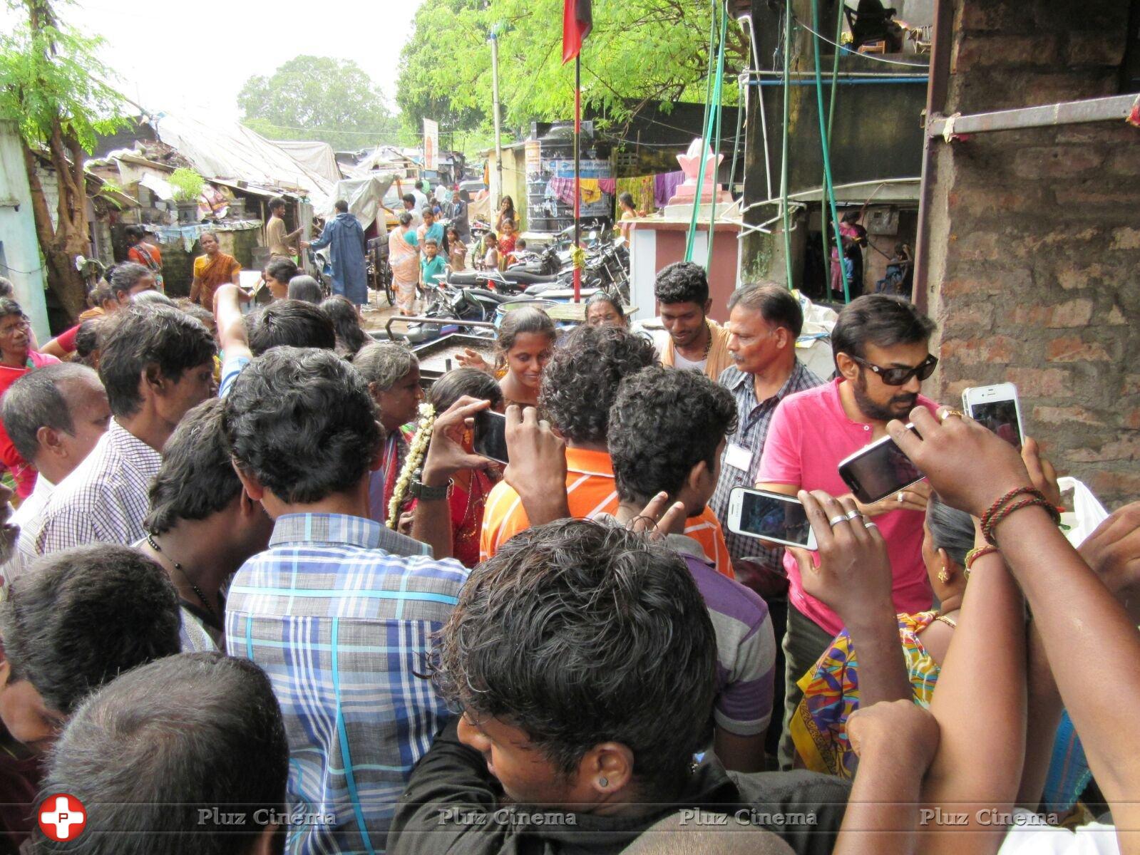 Mohan gave Food and Clothes to 1000 people in Mylapore Stills | Picture 1172928