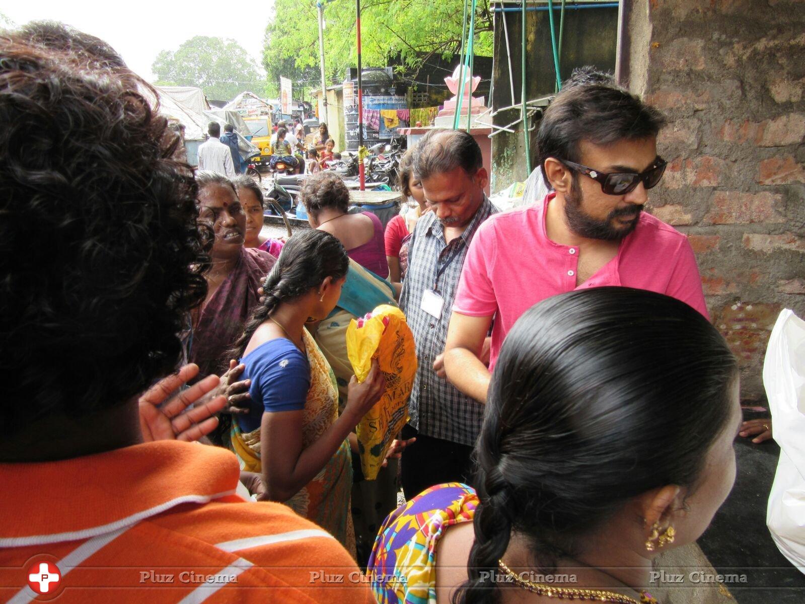 Mohan gave Food and Clothes to 1000 people in Mylapore Stills | Picture 1172936