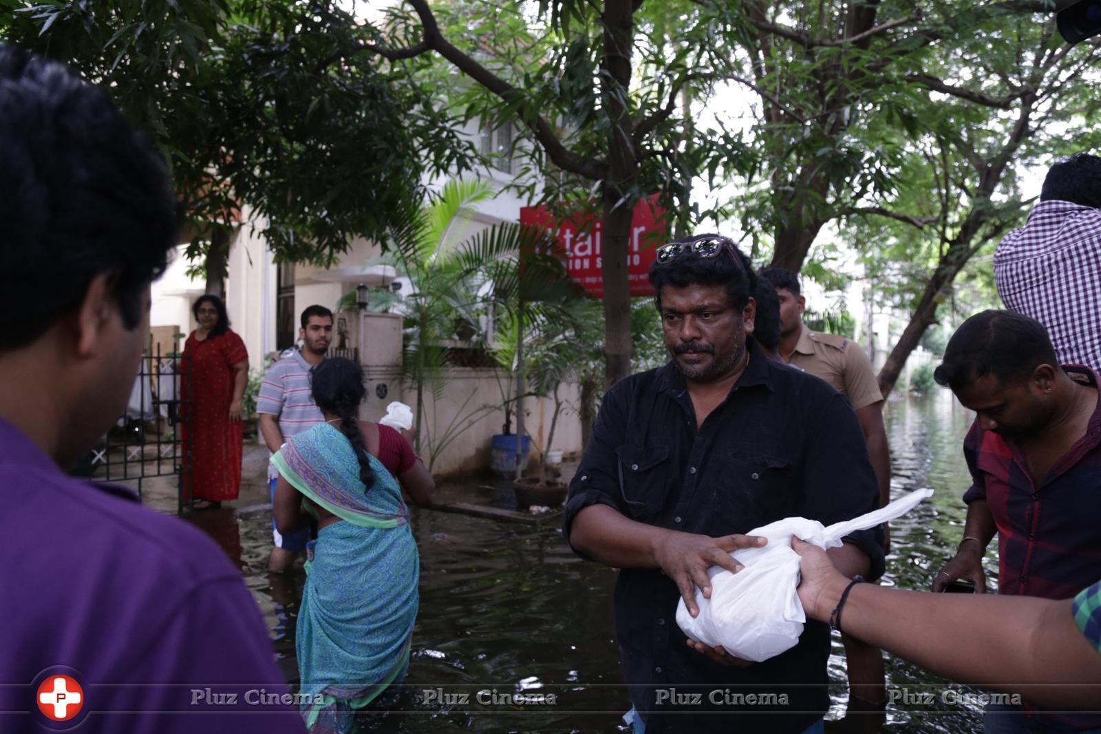 Parthiban doing Flood Relief Activities Gallery | Picture 1173127