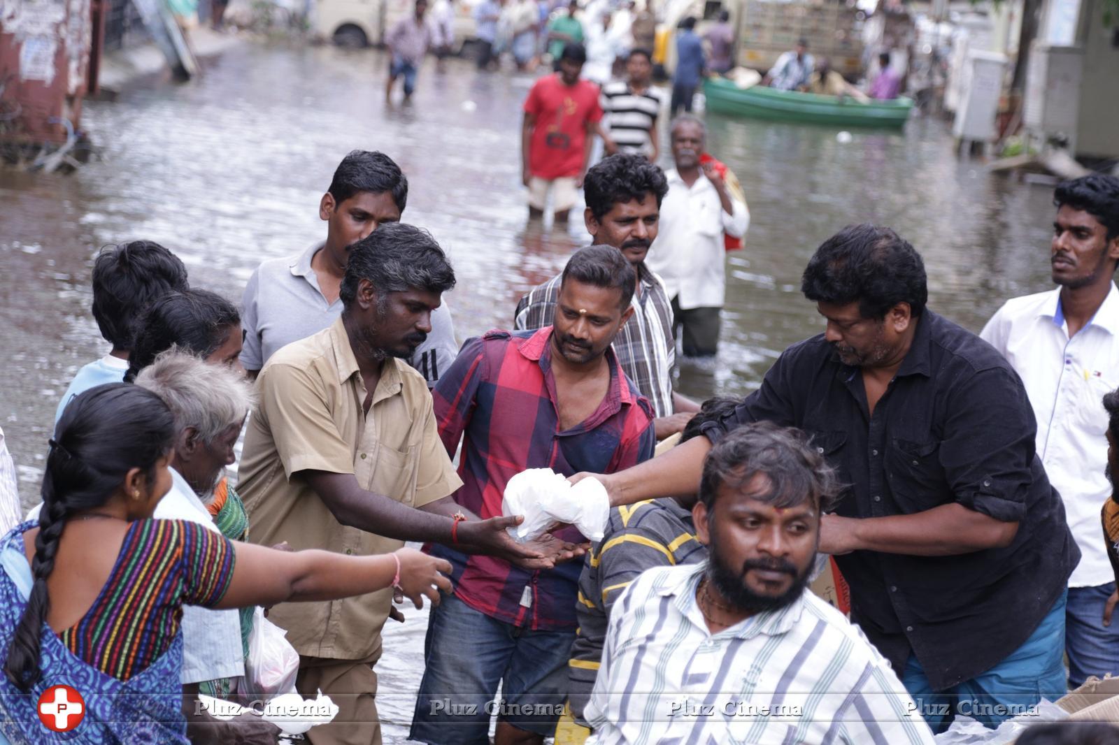 Parthiban doing Flood Relief Activities Gallery | Picture 1173136