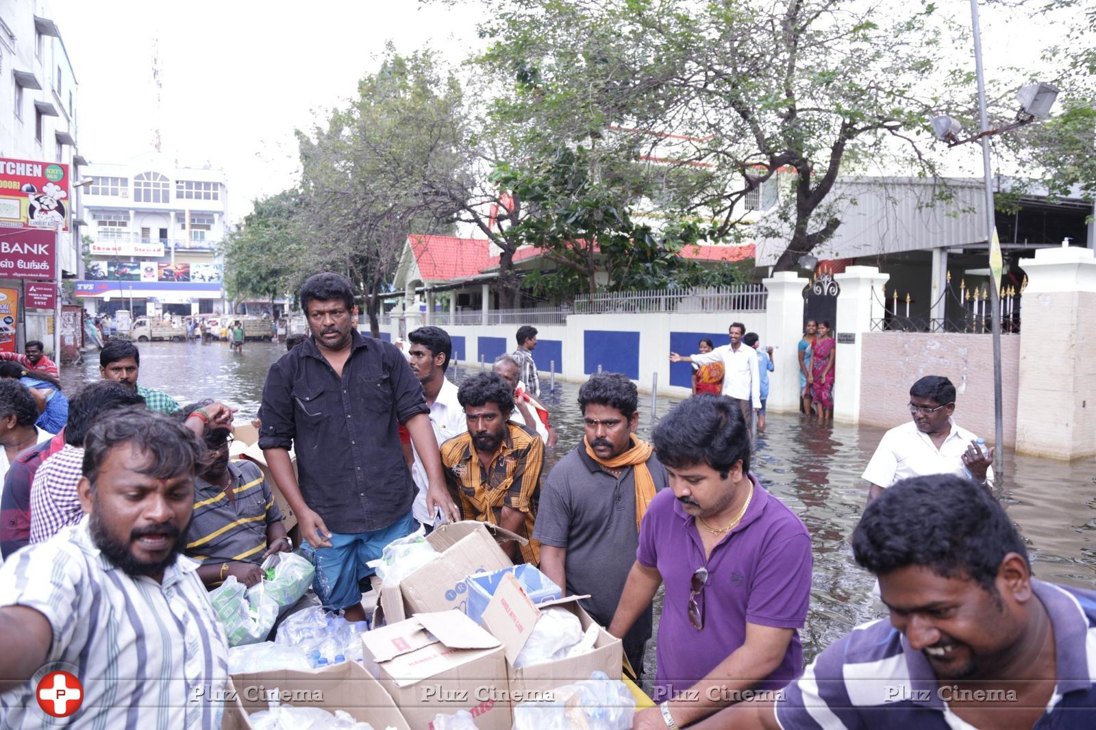 Parthiban doing Flood Relief Activities Gallery | Picture 1173139