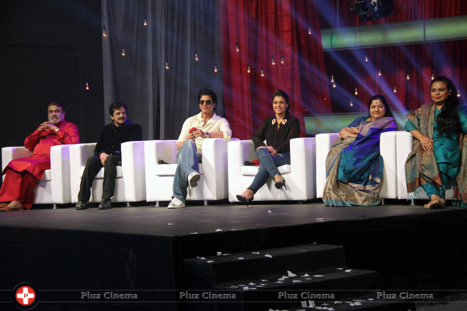 Shahrukh Khan and Kajol at Vijay TV Show Airtel Super Singer 5 Photos | Picture 1175467