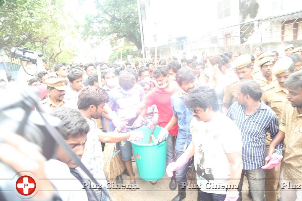 Nadigar Sangam Cleans Chennai Photos | Picture 1175475