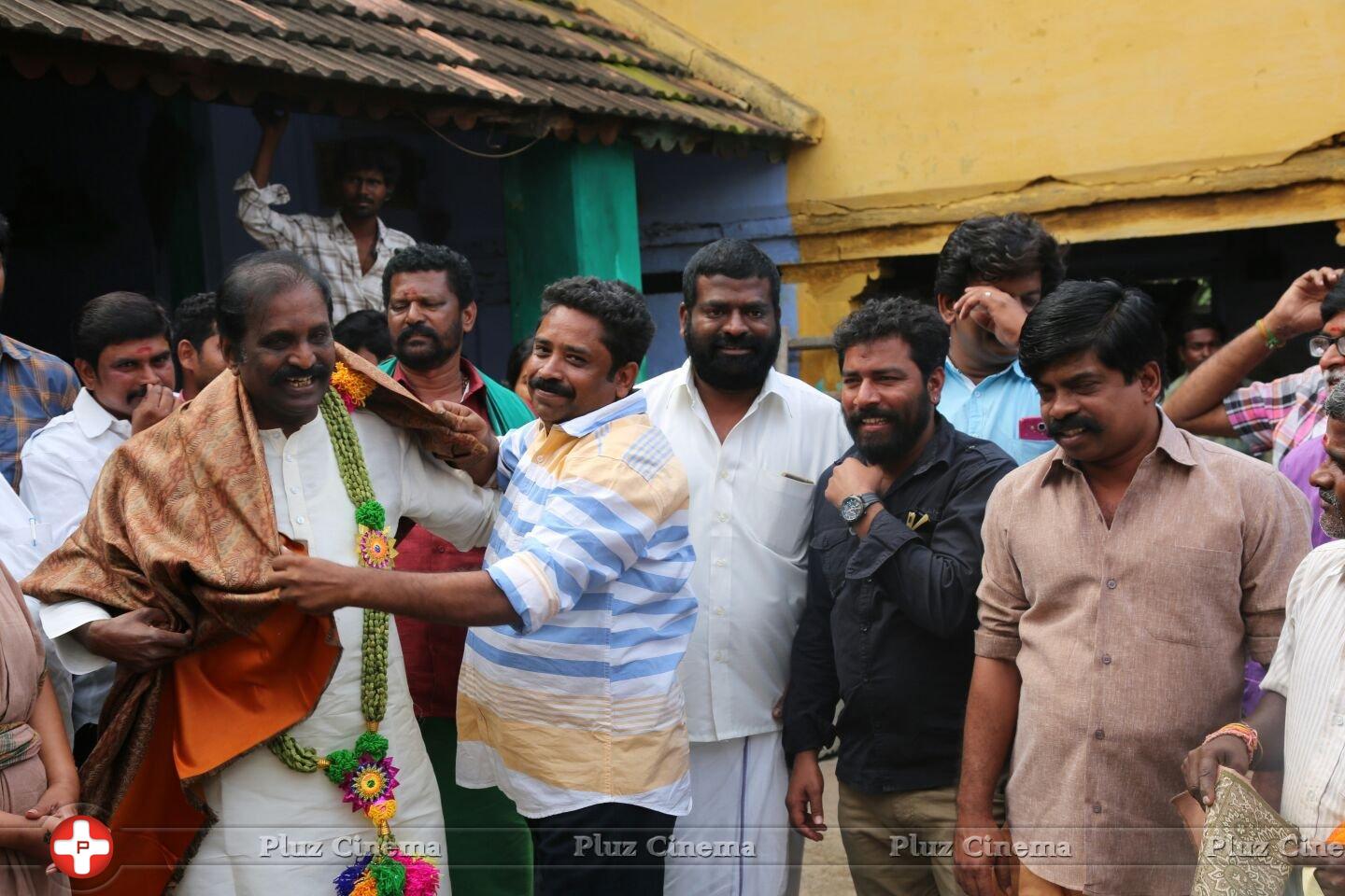 Kaviperarasu Vairamuthu Visited Dharmadurai Movie Shooting Spot Stills | Picture 1185830