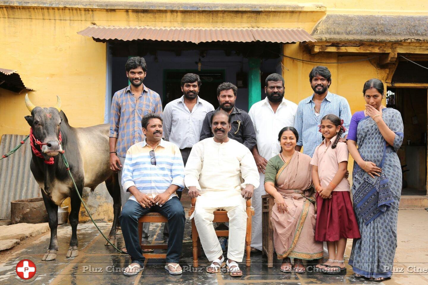 Kaviperarasu Vairamuthu Visited Dharmadurai Movie Shooting Spot Stills | Picture 1185832